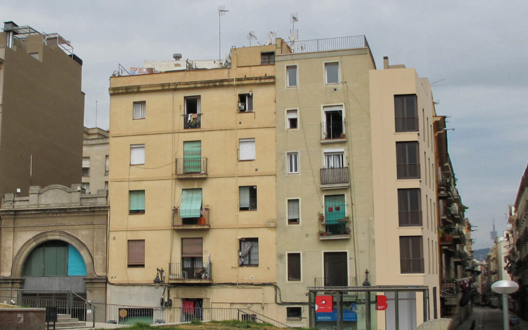 Edifici plurifamiliar de dos habitatges en dúplex a Sant Pau