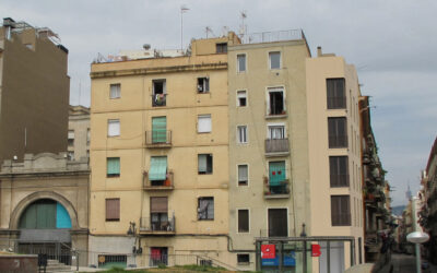 Edificio plurifamiliar de dos viviendas dúplex en Sant Pau